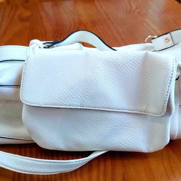 Lovely White hand or shoulder bag purse - Picture 5 of 6